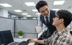 员工辞职竟挖人，公司该如何应对？