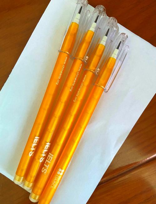雅思口语选笔,笔与 pencil 怎么选更合适?-图1 雅思口语选笔,笔与 pencil 怎么选更合适?-图1