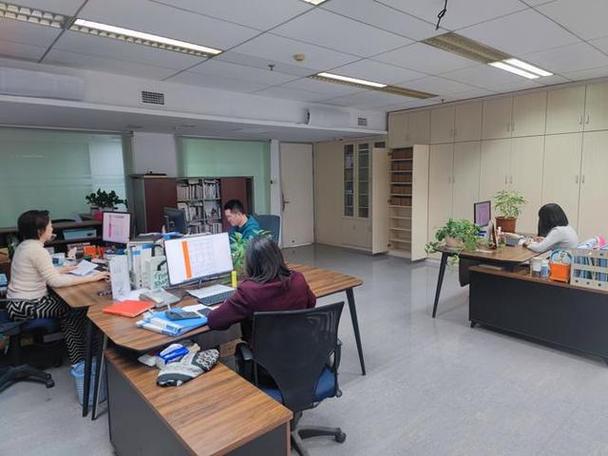 公司人事部归属办公室吗？-图3