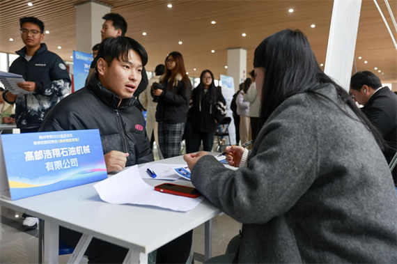 泰州招聘会现场情况如何？岗位多吗？-图1