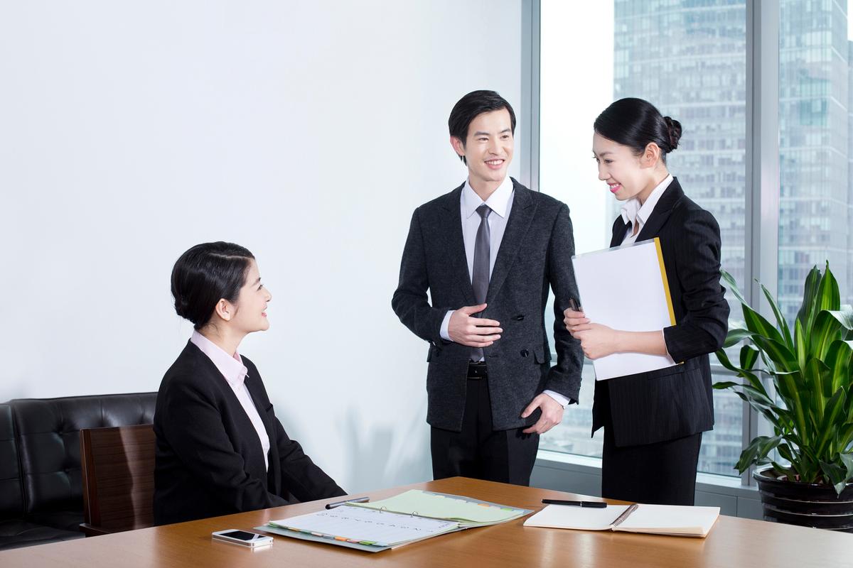 双重身份如何平衡职场责任？-图2